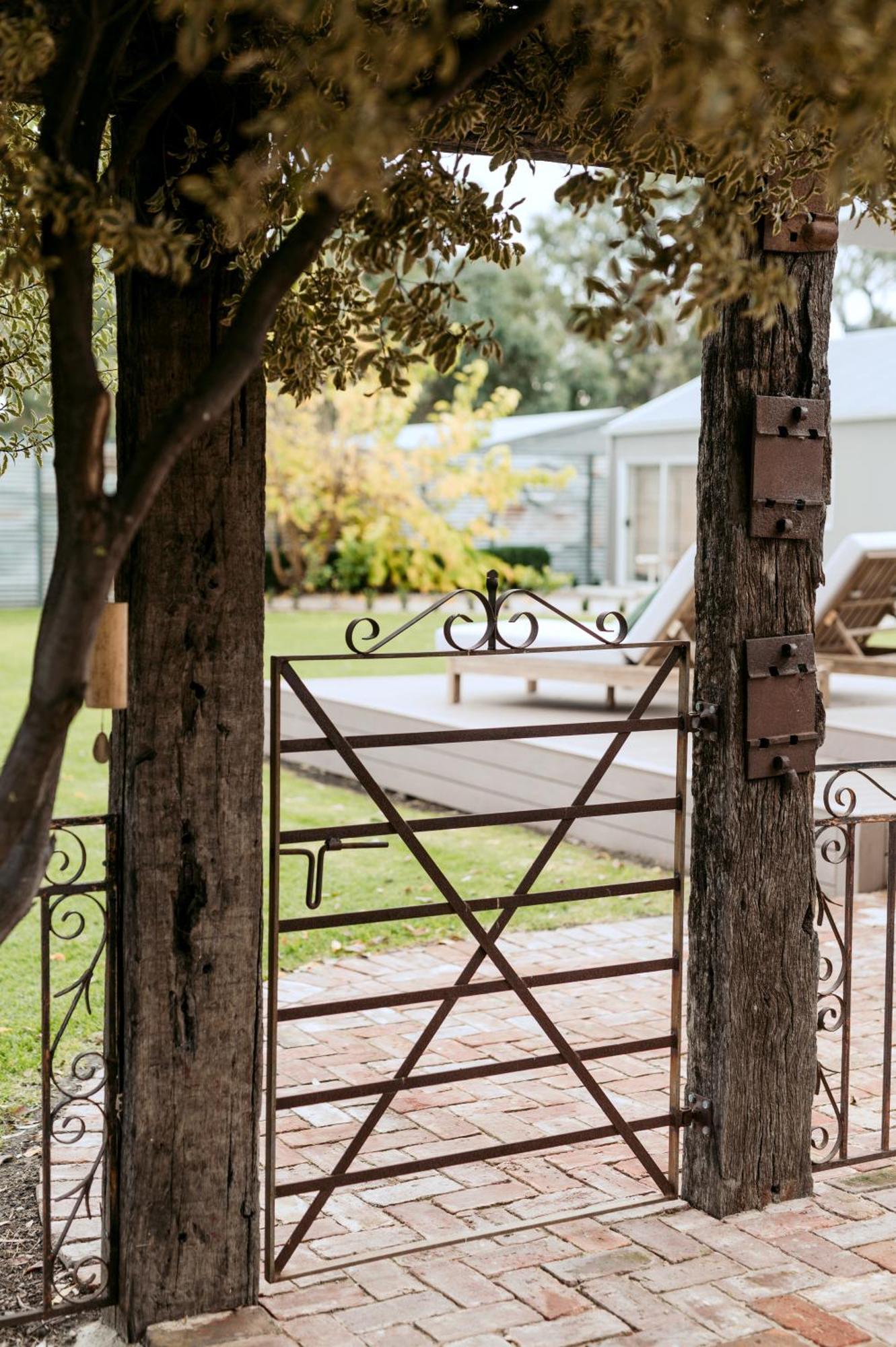 Sultana - Maximalist Accommodation Mclaren Vale Exterior photo